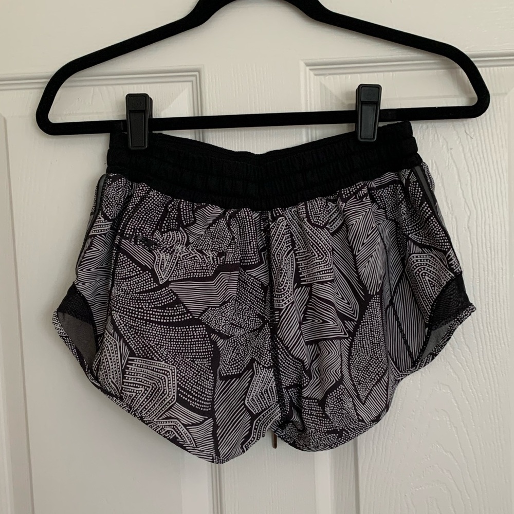Lululemon Hotty Hot Short